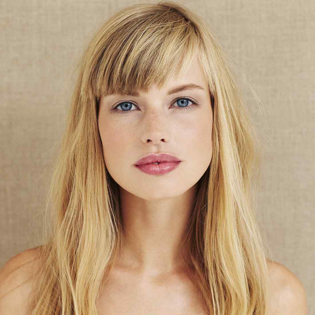 https://salon-artroom.com/wp-content/uploads/2021/09/home_02_image_02.jpg