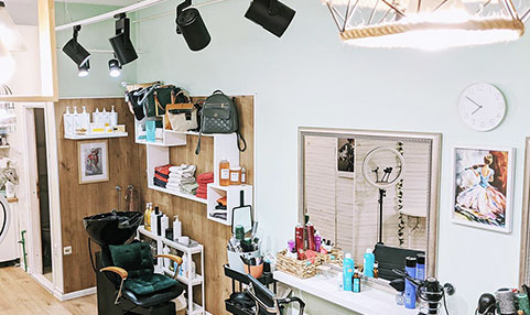 https://salon-artroom.com/wp-content/uploads/2023/05/Salon-image-Contact-page-1.jpg